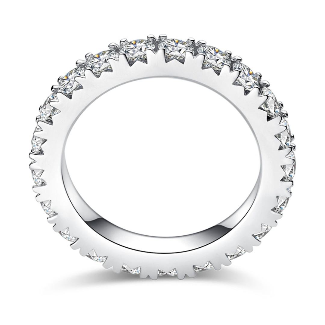 Vera Moissanite Ring