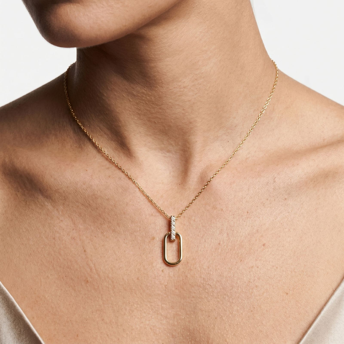 Bar Pendant Necklace – Delia