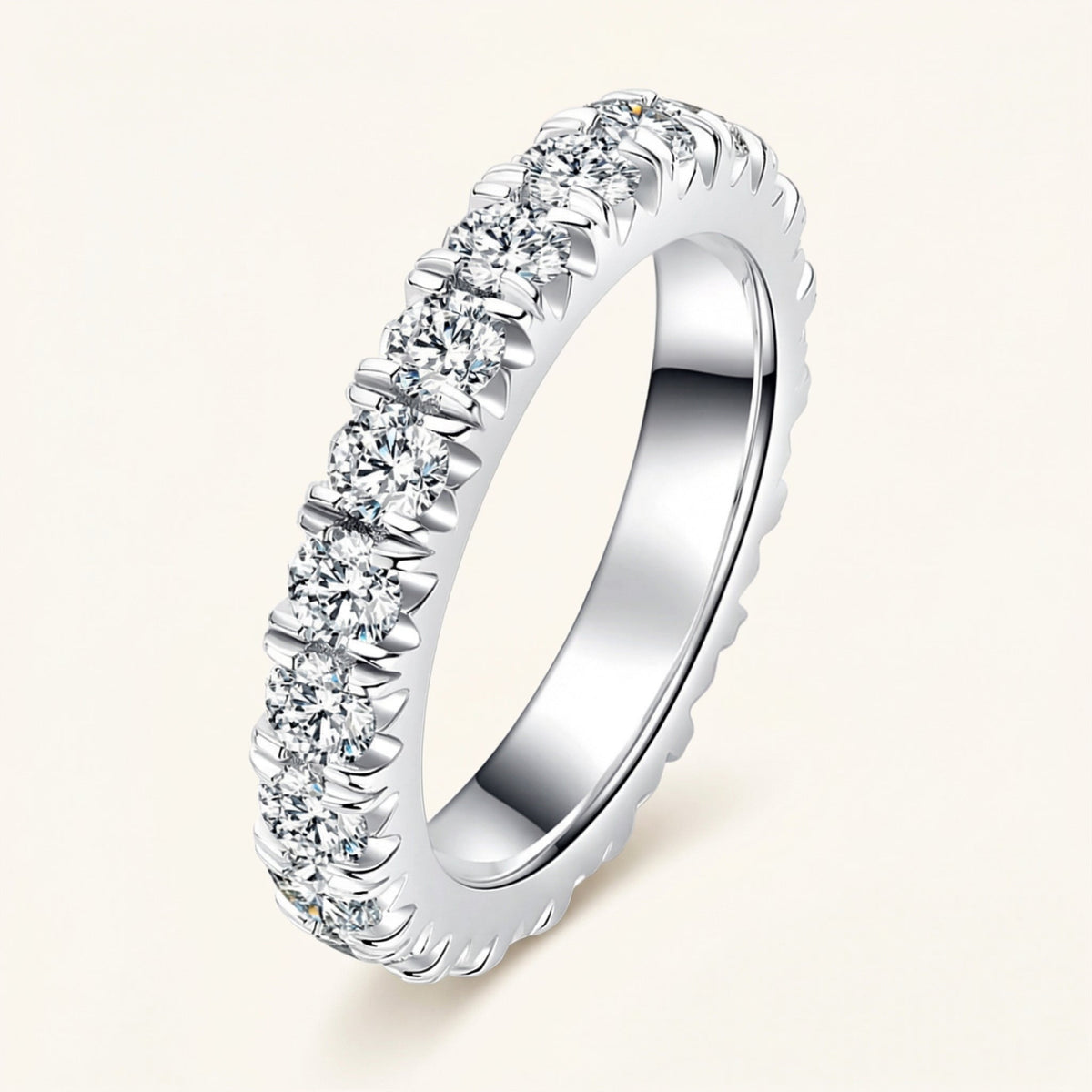 Round Pavé Circle Ring – Vera