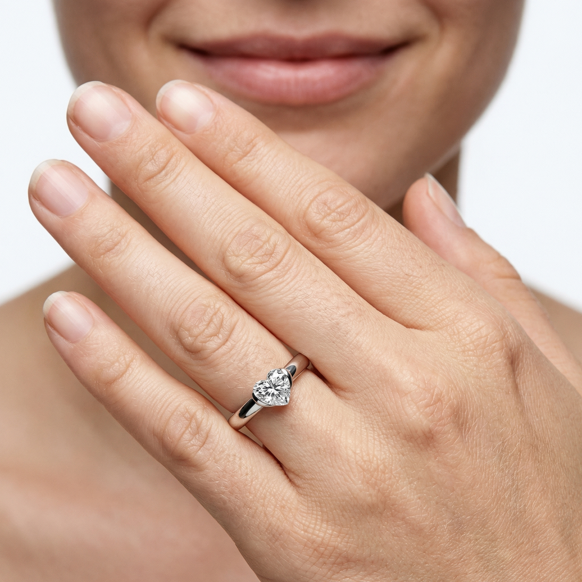 Heart Bezel Ring – Thea