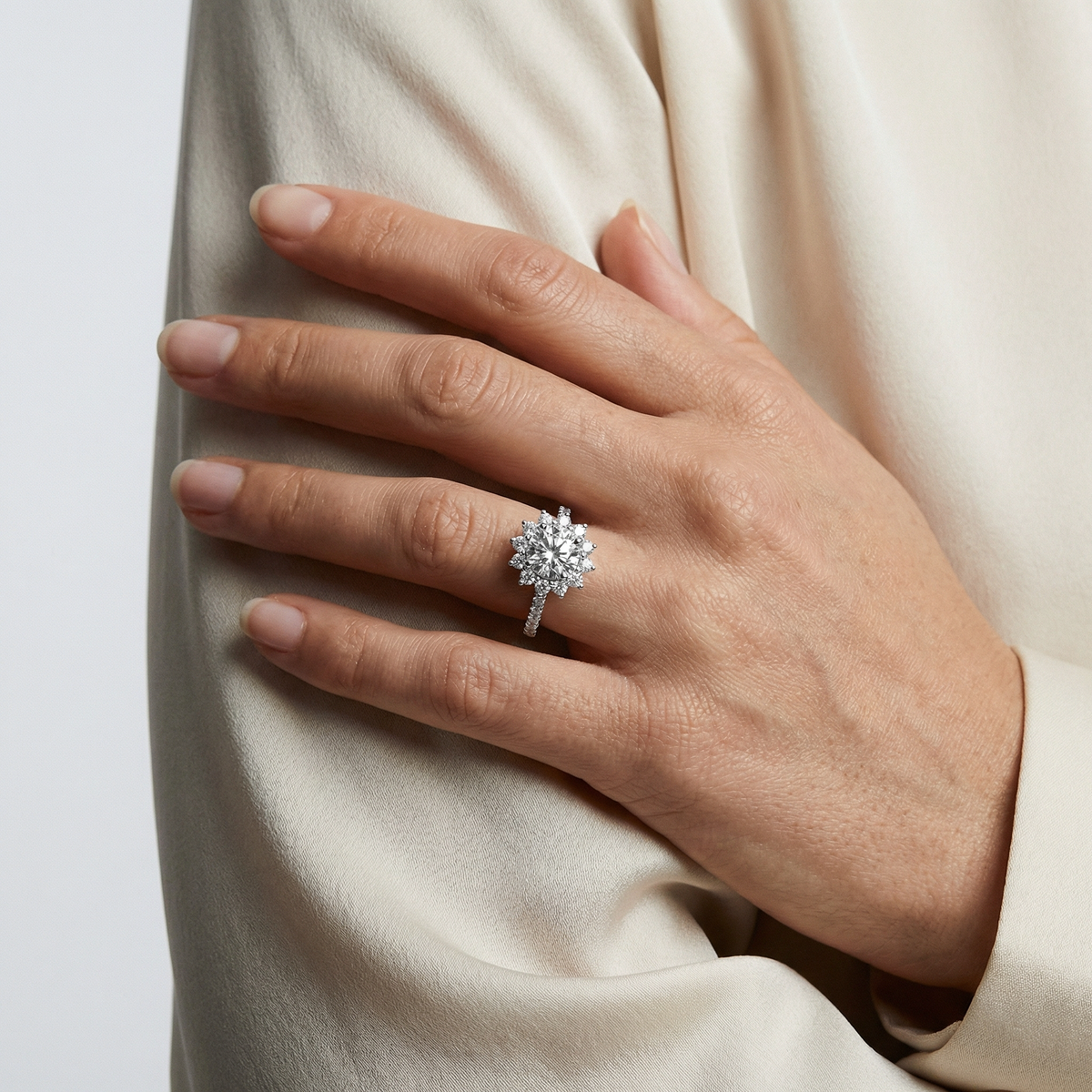 Round Halo Flower Ring – Ember