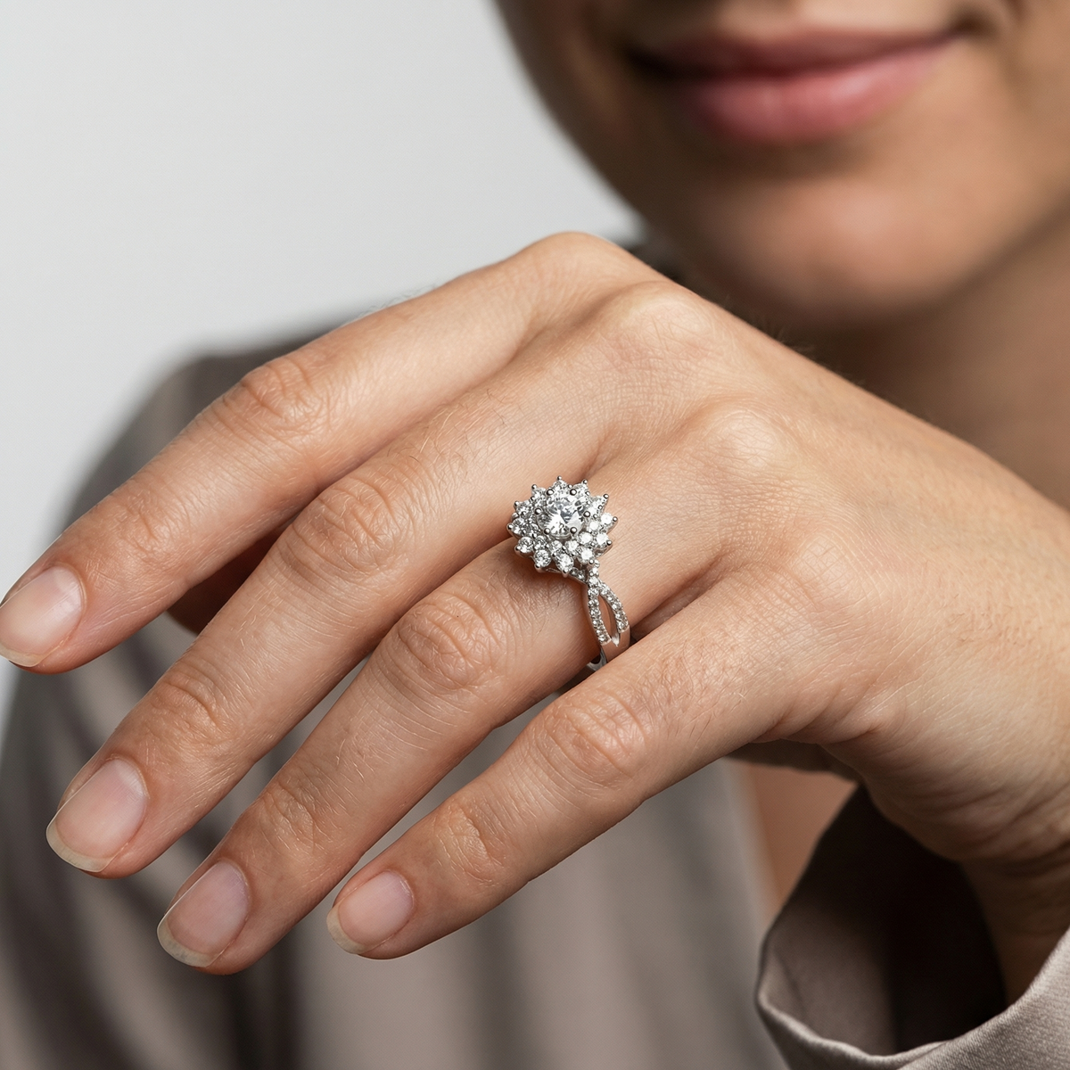 Heart Halo Flower Ring – Revere