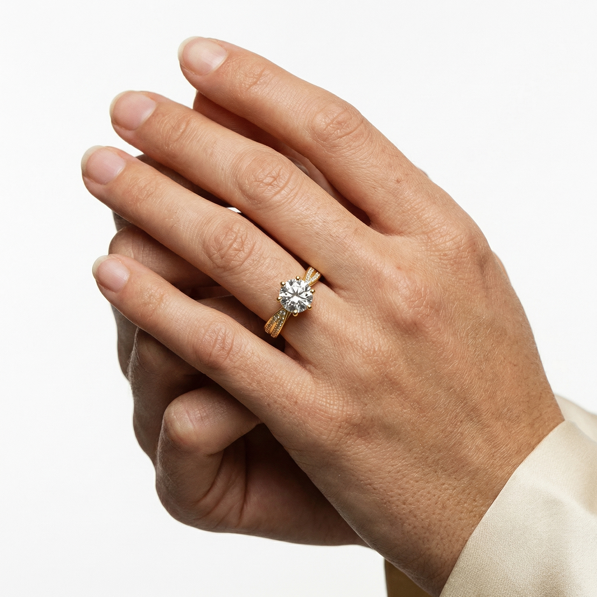 Round Solitaire Ring – Una