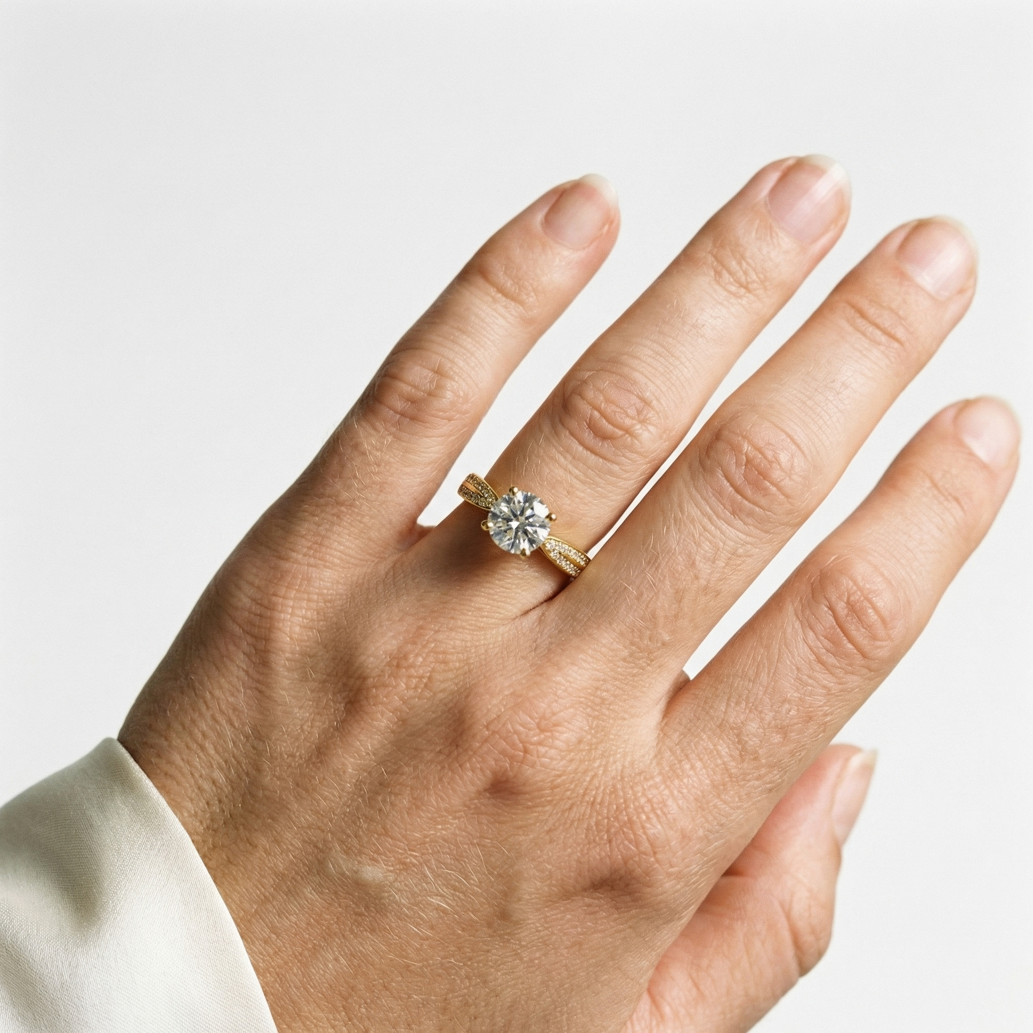 Una Moissanite Ring