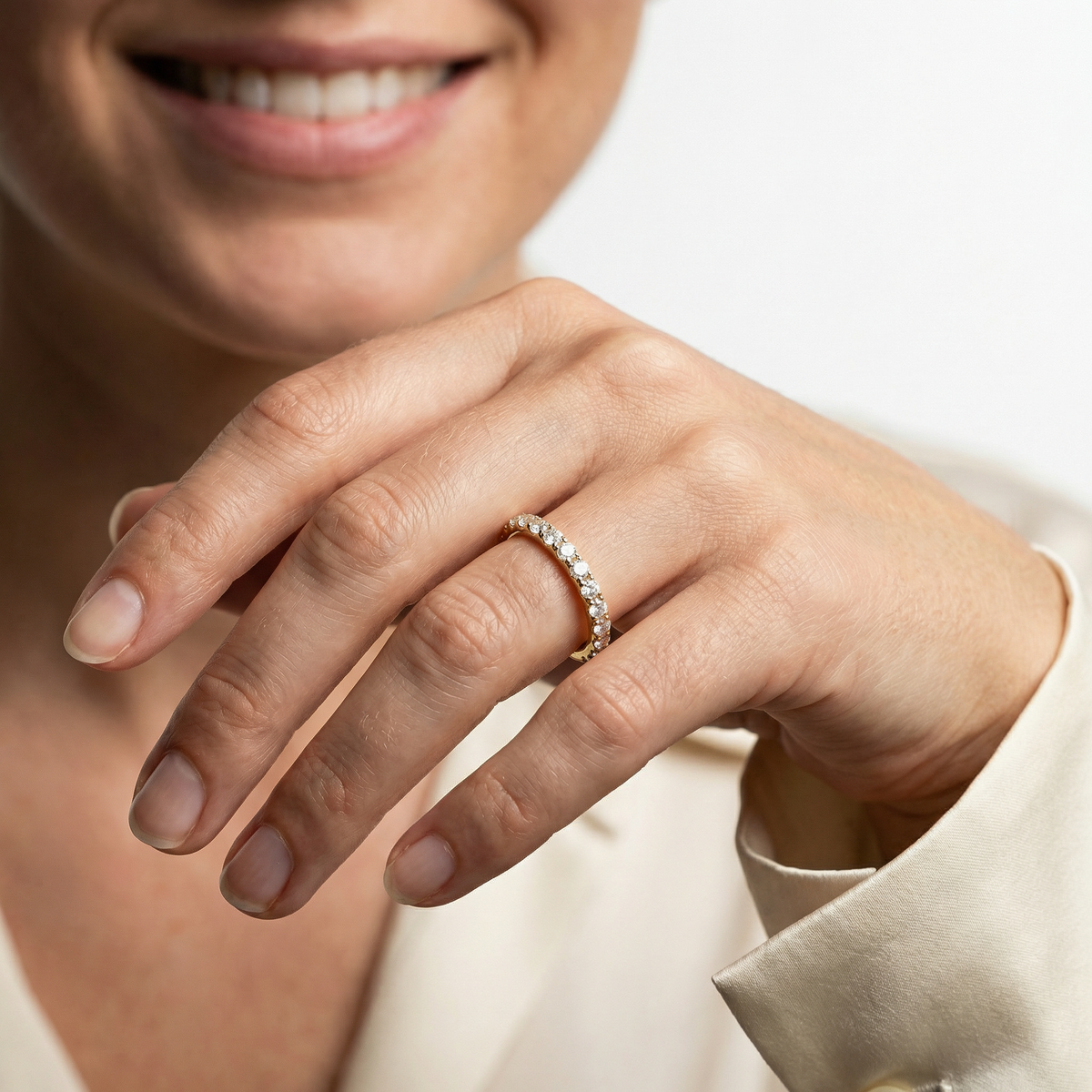 Round Eternity Ring – Goldie