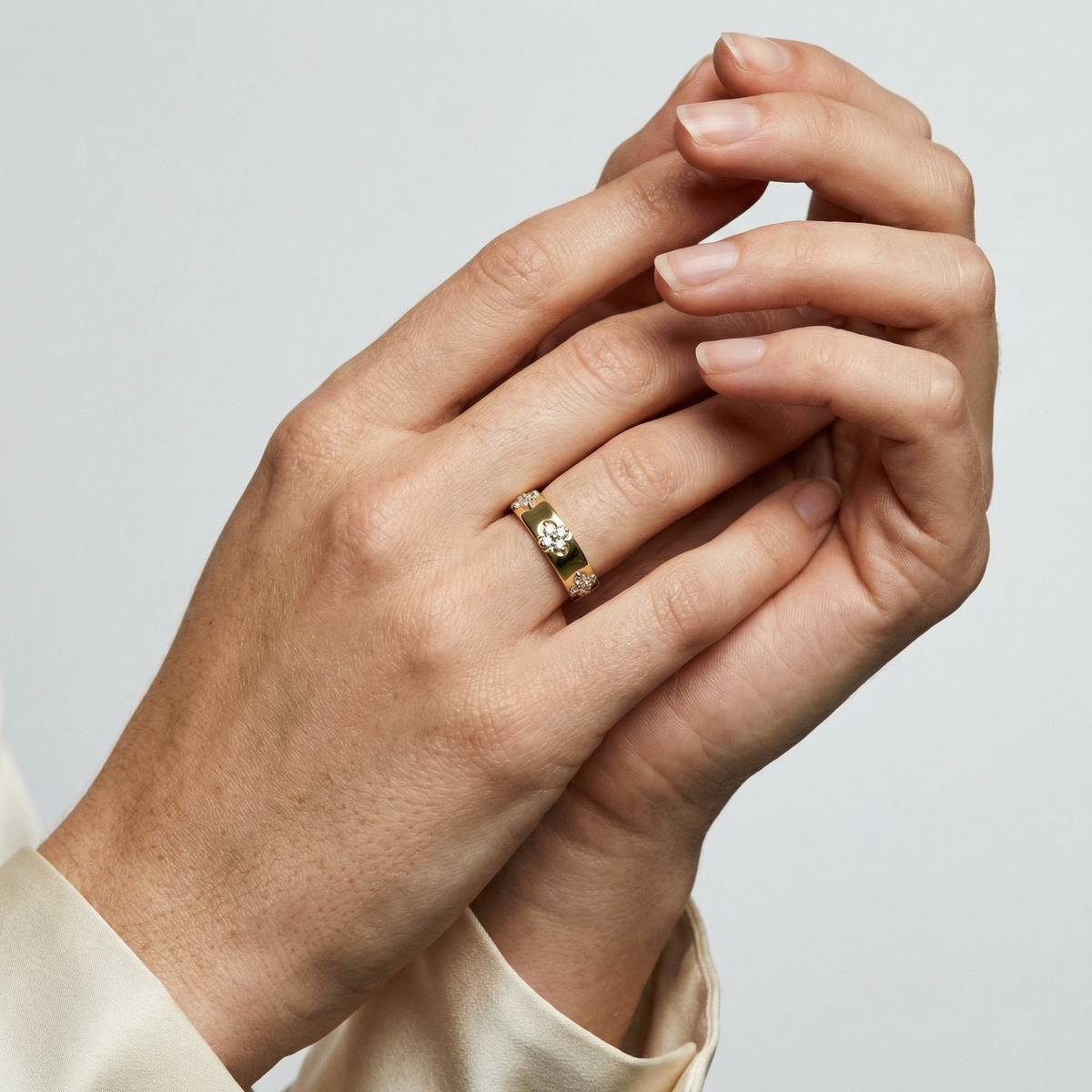 Cluster Flower Ring – Odette