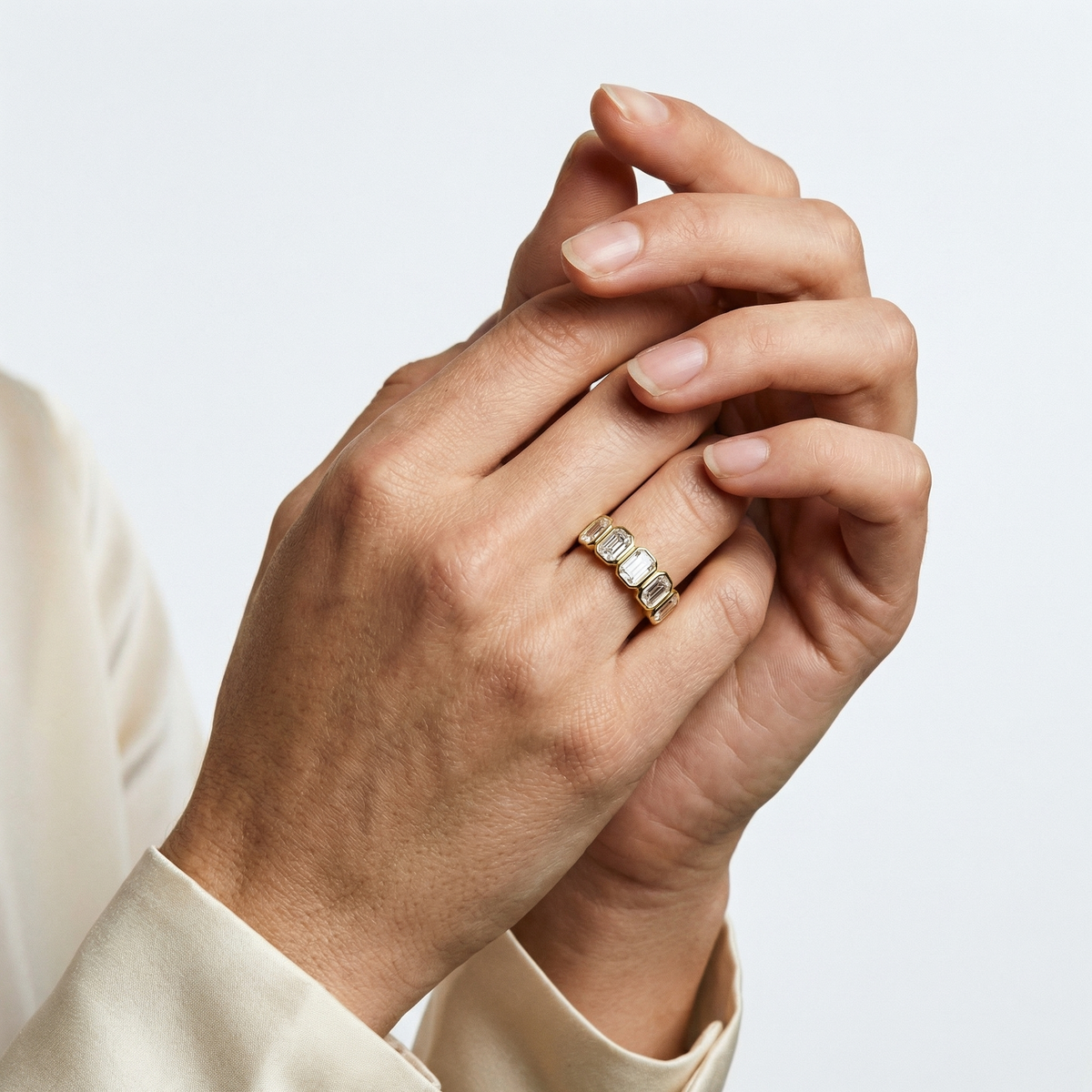 Bezel Ring – Bette