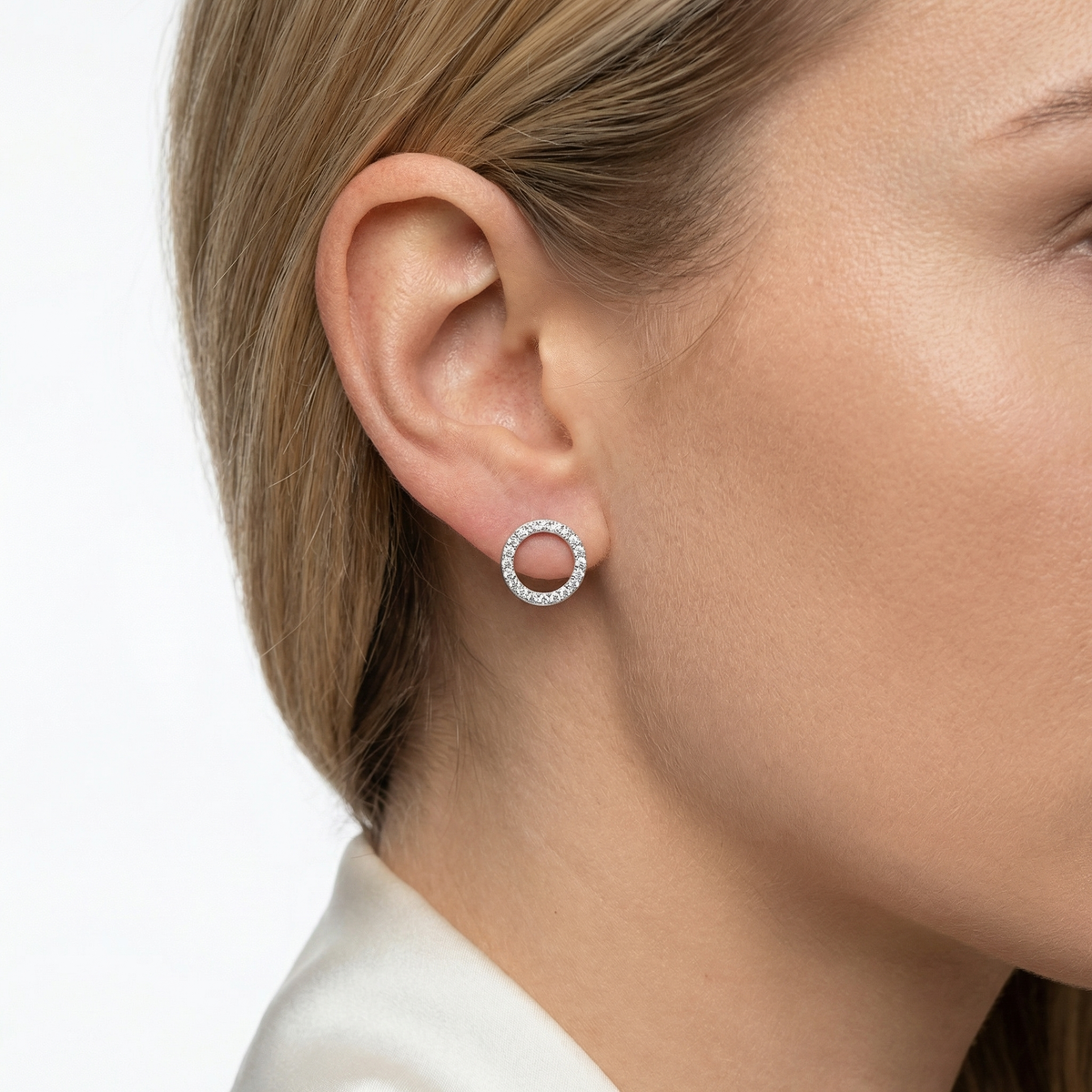 Pavé Circle Hoop Earrings – Raven