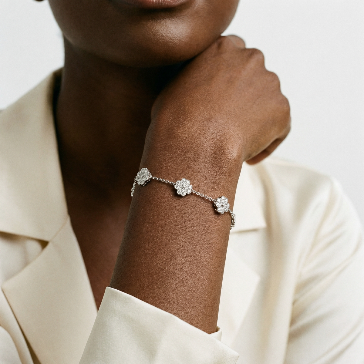 Round Cluster Flower Bracelet – Catriel