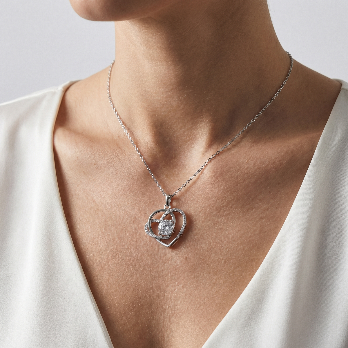 Heart Pavé Pendant Necklace – Solène