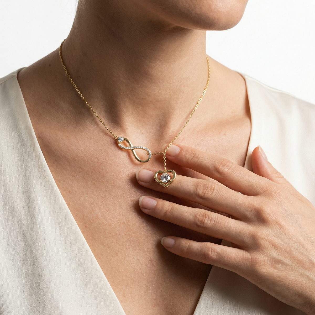 Heart Pavé Infinity Pendant Necklace – Brenova