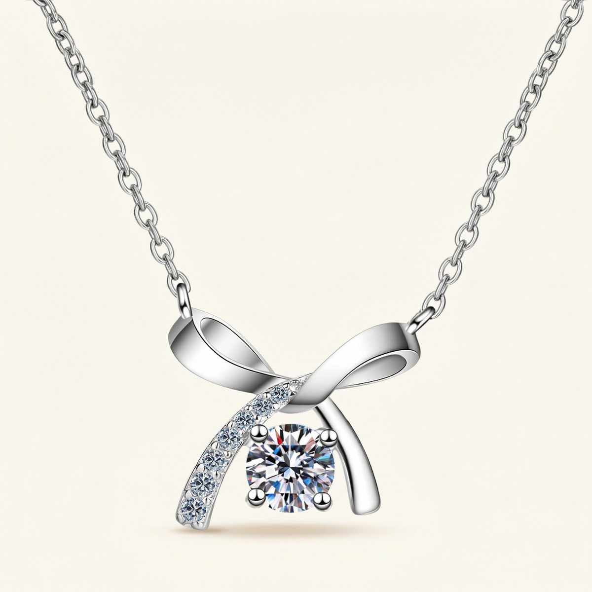 Round Pavé Twist Pendant Necklace – Cassidy